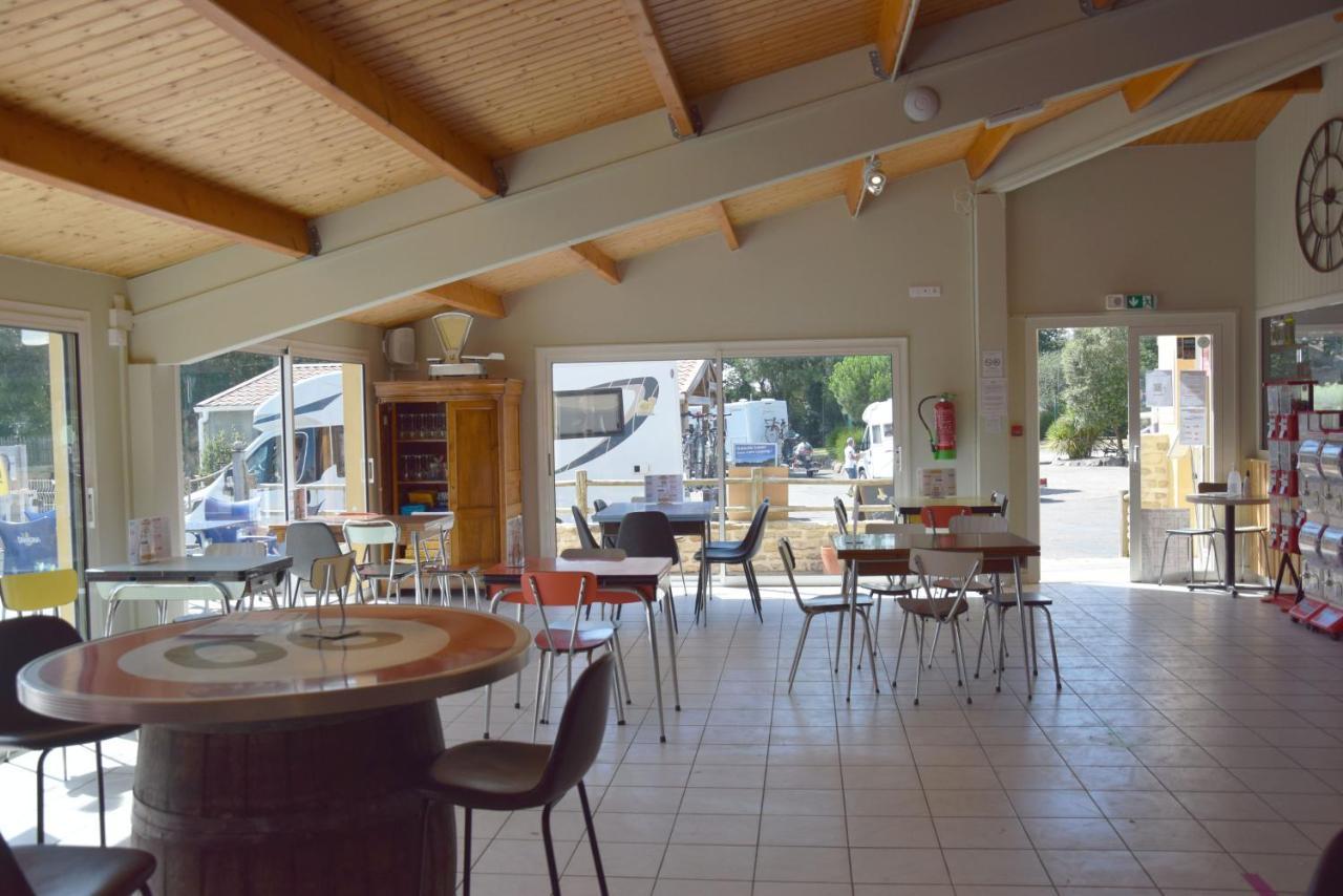 Mobil Home Xxl 4 Chambres - Camping La Trevilliere ブルティニョール・シュル・メール エクステリア 写真