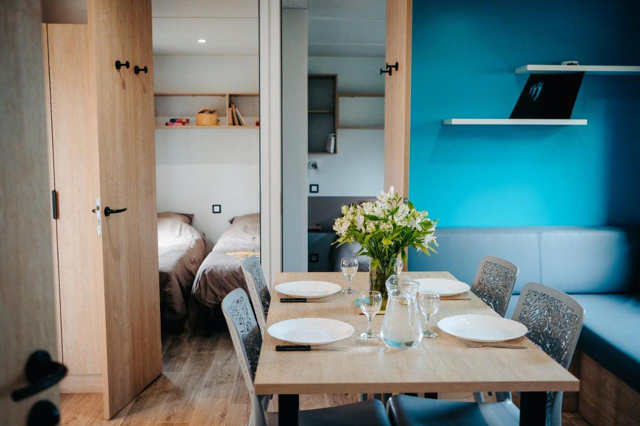 Mobil Home Xxl 4 Chambres - Camping La Trevilliere ブルティニョール・シュル・メール エクステリア 写真