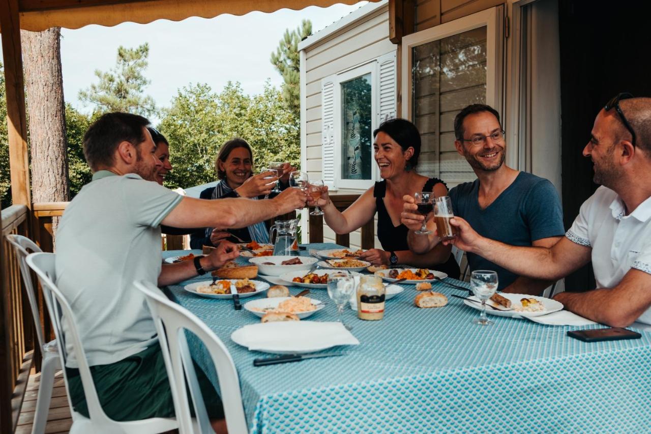Mobil Home Xxl 4 Chambres - Camping La Trevilliere ブルティニョール・シュル・メール エクステリア 写真